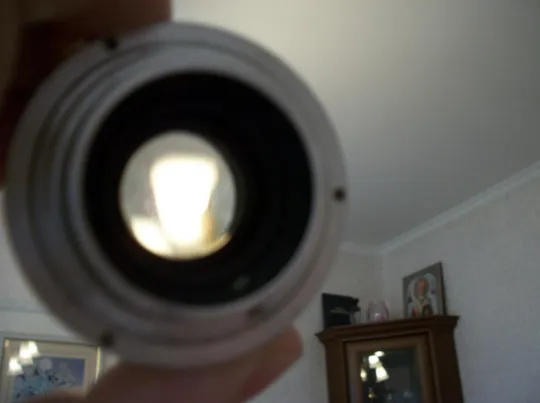 Объектив Юпитер-8 , белый. М-39, черная крышка . Made in USSR . Красногорский завод . Недорого