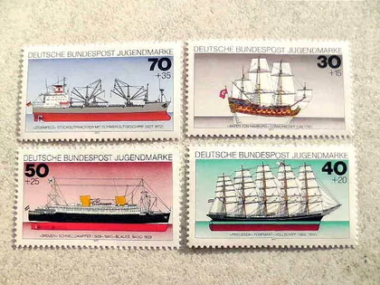 фото, Серія поштових марок Німеччина ФРН " Флот Кораблі " 1977 рік **