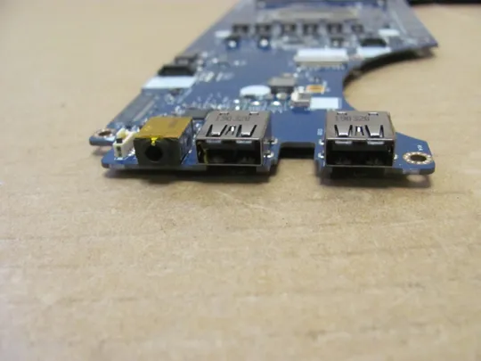 номер0995-9 материнська плата Mainboard Материнка Основна плата Системна плата Плата системи Laptop motherboard мамка ноутбучна плата DAP70 LA-H281P SRFD1 I9-9880H для Dell Precision 17 7730 7740 M7730 M7740 оригінал Характеристики