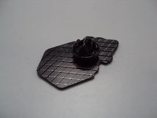 Значок пін мультфільм Грінч Ґрінч усміхається Як Ґрінч украв Різдво знак брошка №18480 З аукціону