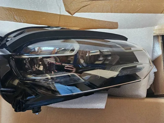 Фара правая LED Matrix Porsche Taycan 9ja941060d Де купити