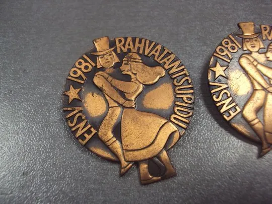 знак эстония фестиваль 1981 ENSV RAHVATANTSUPIDU лот 2 шт  №13444 Продаж