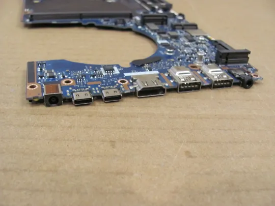 849-10 материнська плата SR2FU i7-6820HQ  APW50 LA-C381P для HP EliteBook ZBOOK 15 G3  оригінал Характеристики