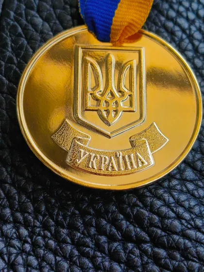 фото, Золота шкільна медаль: за високі досягнення у навчанні !