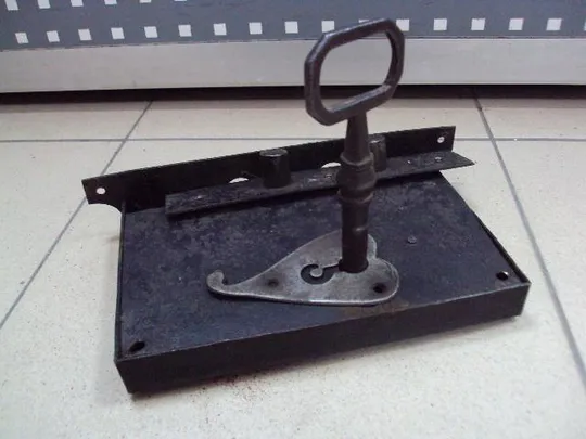 Врезной замок старинный с ключом №11425 Продаж