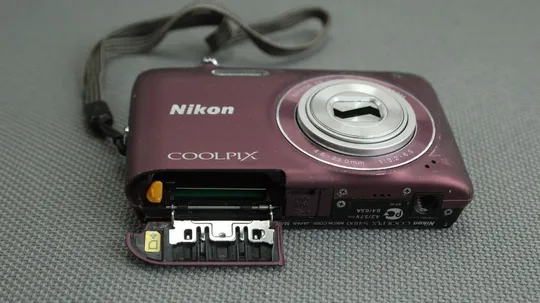 Цифровой фотоаппарат Nikon Coolpix S4100 14.0Mpix Вживане Продаж
