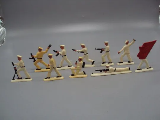 Детские игрушки фигурки моряки солдаты матросы знаменосец солдатики пластик ссср лот 10 шт №15368 Характеристики
