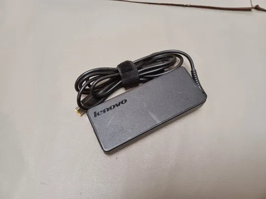 0608C  адаптер живлення LENOVO ADLX90NCC2A 20V 4.5A 90W Де купити