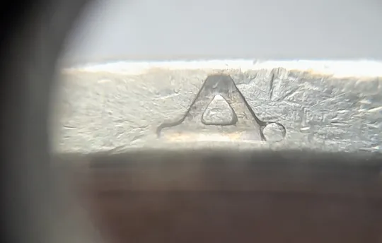 Купити (5269) 1 гривня 2005 різновид викрошки у букві "Д" слова "ОДНА" на гурті (1 гривна 2005 брак)