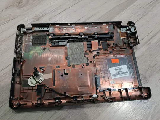 Нижня частина (піддон) для ноутбука HP 630 635 Compaq CQ57 з сервісними кришками Ціна