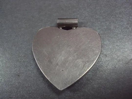 подвеска кулон сердце слон цветы сердечко слон в цветах серебро 925 проба вес 17,83 г клейм нет З аукціону