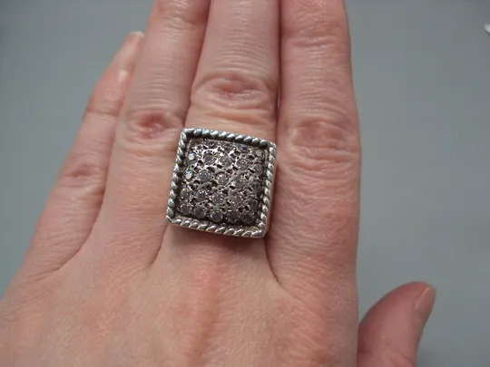 Женское кольцо перстень квадрат белые вставки серебро 925 проба вес 8,58 г 16,5 размер №15583 На торгах