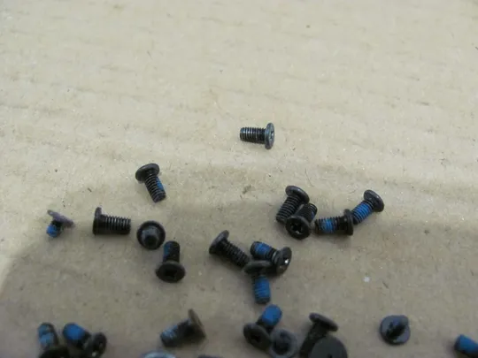 9-21 комплектуюче гвинти  для DELL Inspiron 17 5737, 3737 оригінал З аукціону