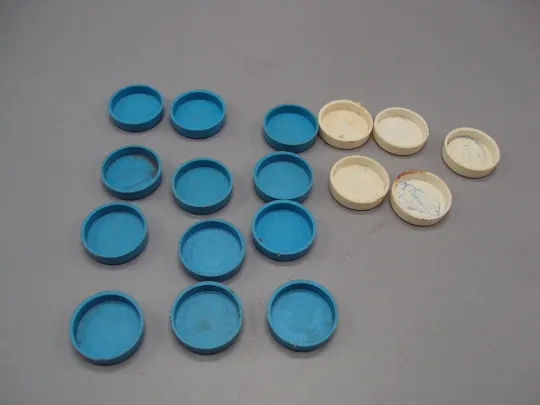 Шашки голубые 12 шт и белые 5 шт пластик №15975 Де купити