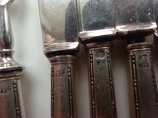 Набір десертних виделок та ножів Інтернет-аукціон