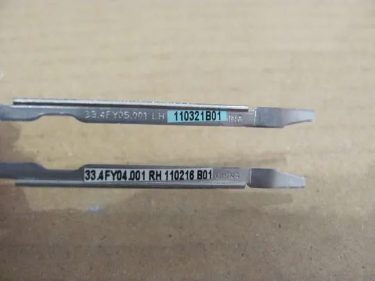 537-28 кріплення з петлями 33.4FY04.001 для LENOVO T T400 T400s T410 T410i оригінал Інтернет-аукціон