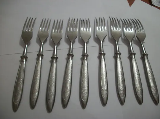 Вилка СССР 1960-70-х . Абсолютно Новые . Широкие .Узкие . Длина 21, 19, 18-см.  Всего 21-штук. Ціна