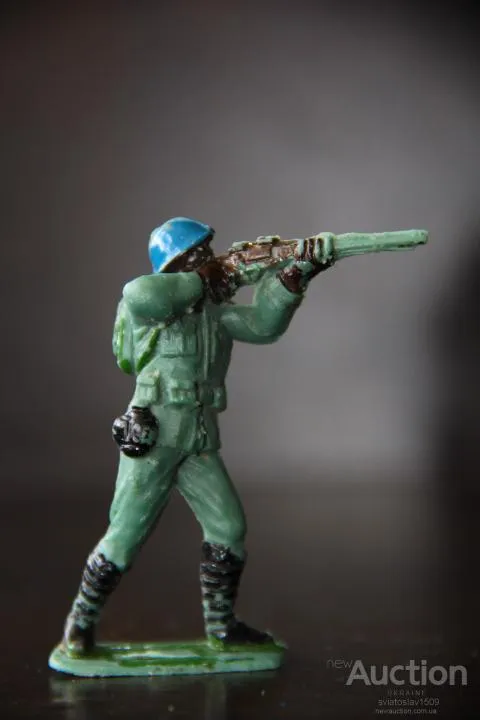 голубая каска воин-миротворец COMANSI ИСПАНИЯ 65-70мм ОРИГИНАЛ Ціна