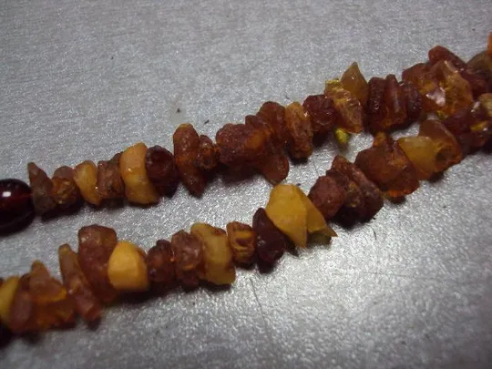 Бижутерия бусы в один ряд янтарь длина 43 см №13473 Де купити