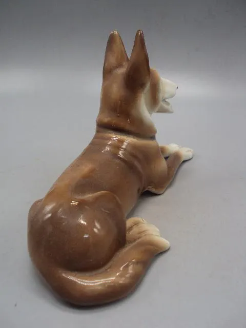 Фигура фарфор статуэтка Германия собака овчарка собачка высота 13,7 см, длина 21,4см скольчик №13993 Продаж