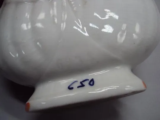 Карандашница фарфор фигура Германия девочка и вазочка высота 11,5 см (склейка руки) №13712 Інтернет-аукціон