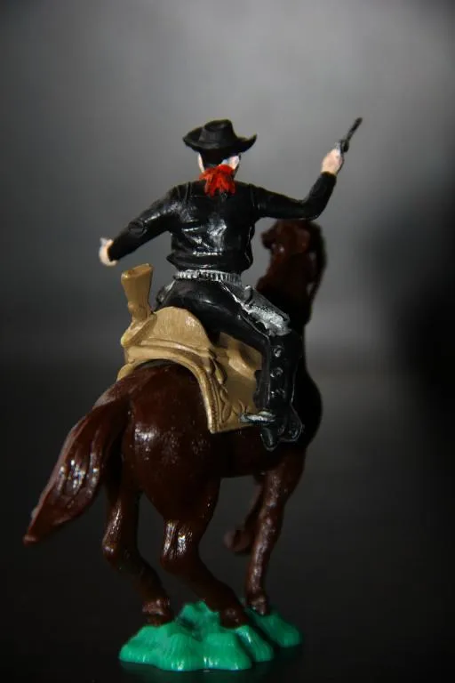 ковбой с двумя пистолетами на коне 50-54мм REISLER Дания З аукціону