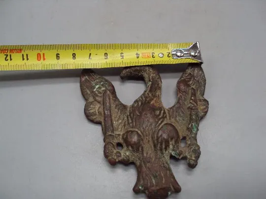 Деталь запчасть орел с мечами бронза Польша запасная часть к подсвечнику размер 9,8х7,6 см №14249 Де купити