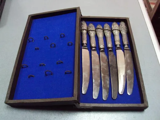 Набор в коробке ножи столовые узор цветы цветочки нержавейка ссср 27х15,5 см лот 6 шт №11351 Ціна