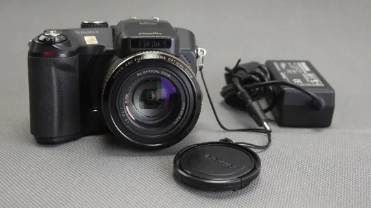 цифровой фотоаппарат FujiFilm Finepix S20Pro 6.0Mpix Інтернет-аукціон