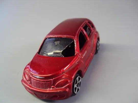 машинка chrysler pt cruiser maisto красный Китай высота 3 см, длина 7 см №10833 Де купити