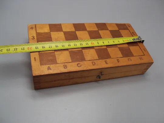 Шахматная доска маленькая дерево 20 х 21 см настольная игра шахматы ссср №18528МЯ З аукціону