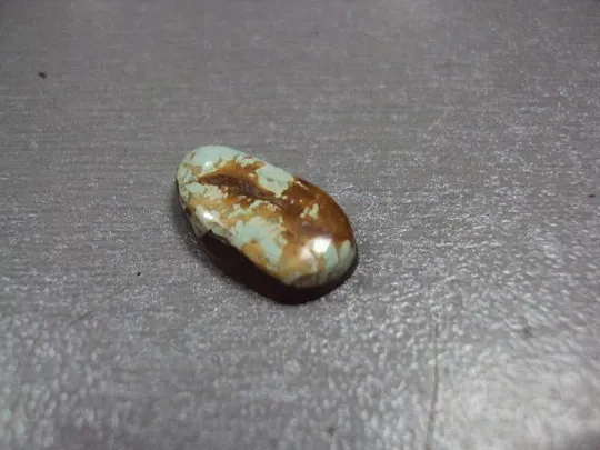 Камень варисцит на подложке для ювелирных изделий вес 1,06 г размер 4 х 17 х 9 мм №13282 Де купити