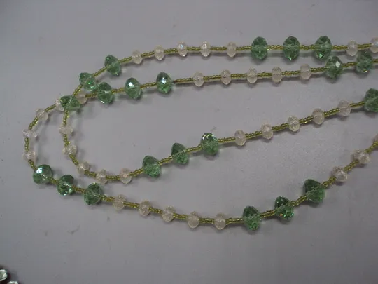 Бижутерия бусы в один ряд чешское стекло бело-зеленые бусины, бисер длина 174,8 см №15861 Продаж