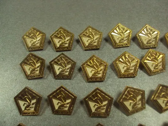 Купити знак цк влксм комсомол за успехи в труде лот 32 шт №6811