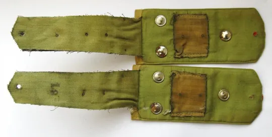 Купити Погоны офицерские - капитан - медик = 1950-е гг. = латунные звездочки и эмблемы