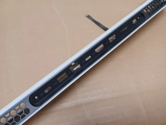 номер1057-46 заглушка корпуса Пробка Заглушка роз’єму Кришка порту 0MTFMH PK37A00WT10  для DELL ALIENWARE X17 R1 R2 оригінал З аукціону