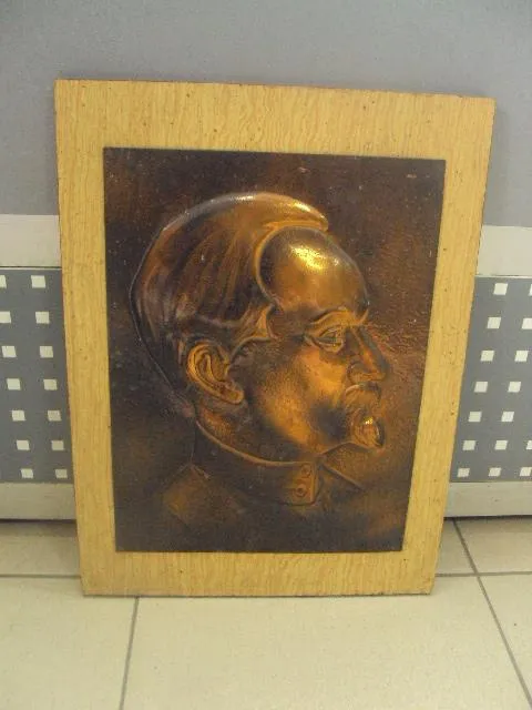 Чеканка дзержинский на дереве №293 Де купити