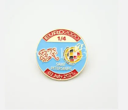 фото, Футбол матчевый значок из серии  "ЕВРО 2020"  ШВЕЙЦАРИЯ - ИСПАНИЯ 1/4 финала