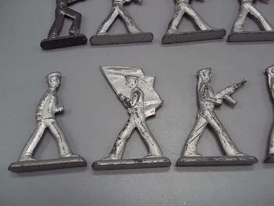 Детские игрушки фигурки солдатики оловянные моряки матросы знаменосец металл ссср лот 12 шт №15372 Де купити