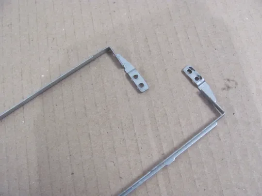 номер0028-1 кріплення Фіксатор Скоби Закріплювач Механізм з'єднання fastening з петлями AM154000B00  для Acer Aspire E5-511 E5-521 E5-531 E5-551 E5-571 E5-572 Ek-571 V3-532 V3-572, Extensa 2509 2510, TravelMate P256-M P256-MG оригінал З аукціону