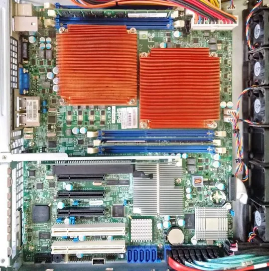 Купити 1U Server Supermicro 1026T-M3F + 8/16 ядер 2х Xeon X5570 + 24Gb DDR3 ECC + 2 HDD SAS