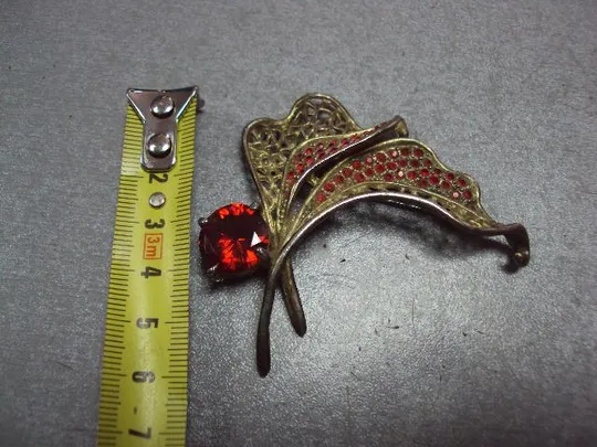 Купити Бижутерия брошка листья брошь цветок с листочками с красными вставками размер 5,9х6,6 см №13469