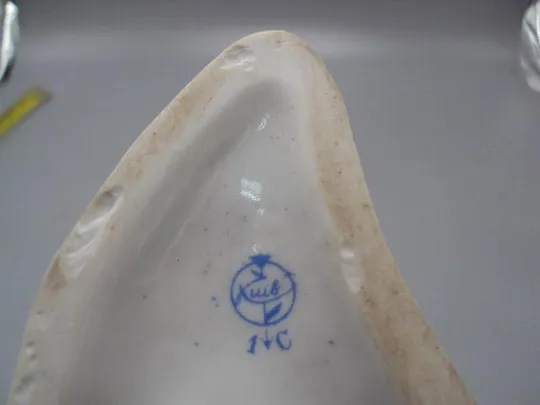 Фигура фарфор Старый Киев бандуристка девушка с бандурой играет на бандуре высота 20,5 см №14207 З аукціону