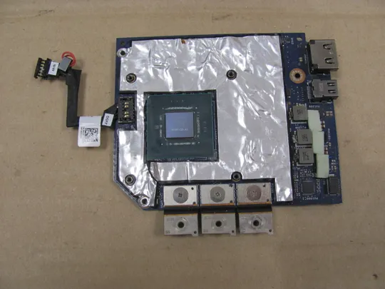 678-23 відеокарта 0TJFRK DAP10 LS-F595P  NVIDIA Quadro P1000 4GB GDDR5 N18P-Q3-A1 для Dell Precision 7530 7540 M7540  оригінал Ціна