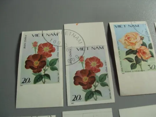 Марки серия Вьетнам 1987 флора растения цветы розы лот 9 шт без зубцов гаш №10418 З аукціону