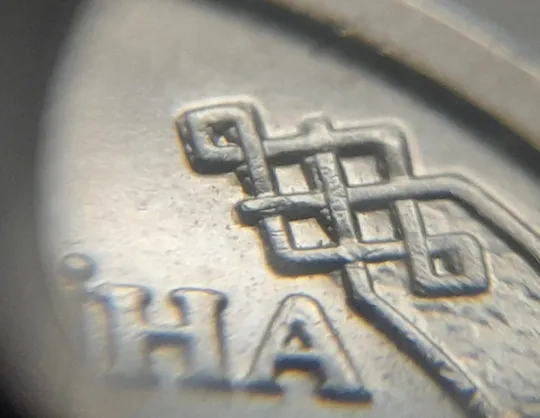 (8236) 1 гривня 2021 викрошки на аверсі (1 гривна 2021 брак) З аукціону