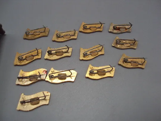 Знак праздник 1 мая флаг лот 13 шт №17134 Де купити