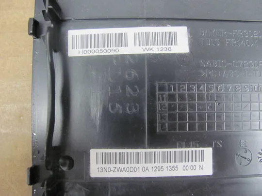 353-17 сервісна кришка H000050090 13N0-ZWA0D01  для Toshiba Satellite C850D L850D L850 C850 оригінал Продаж