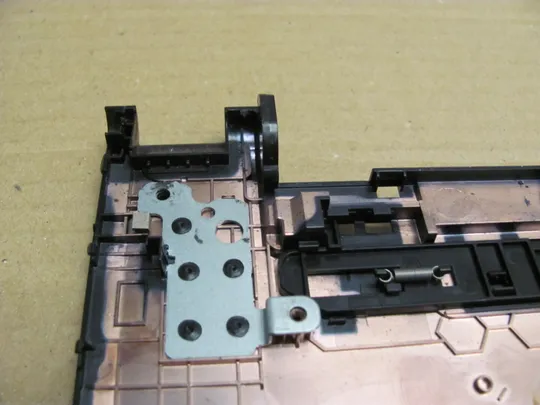 номер0201-1  Кришка, дно, піддон корпуса,Нижний корпус (дно) для ноутбука   Низ, дно, поддон,Нижняя часть AP1AP000A00 для   Dell Inspiron 15-5558, 5758 оригінал в Україні