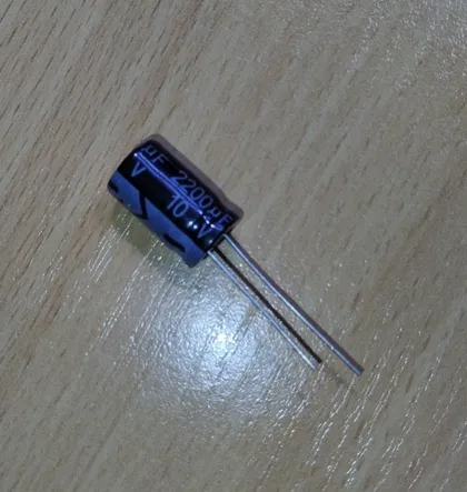 фото, Конденсатор електролітичний 2200uf 10v 105c 10x16мм